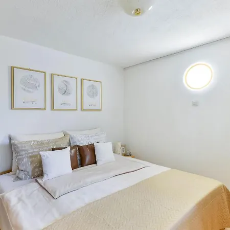 1 Bedroom Lovely In Apartamento Zadar