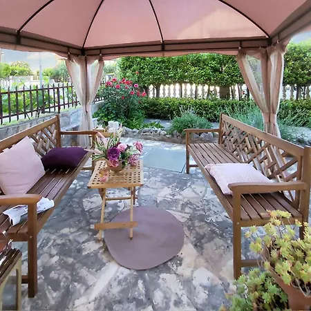 Beautiful In With Kitchen * زادار